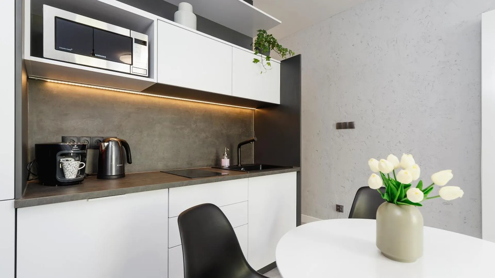 Old Town Apartment With Balcony - Rajska 3 Street Krakow Poland