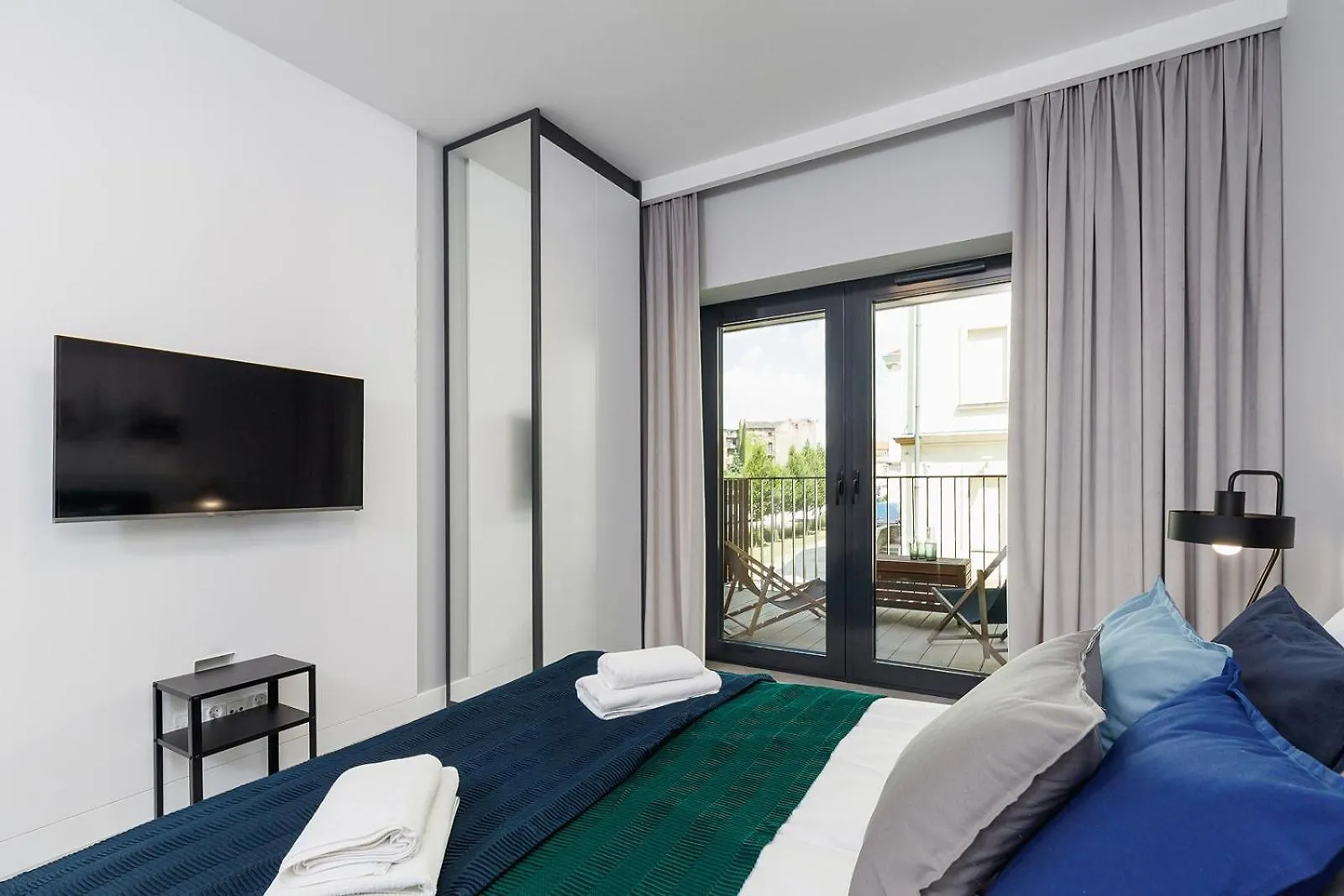 Old Town Apartment With Balcony - Rajska 3 Street Krakow