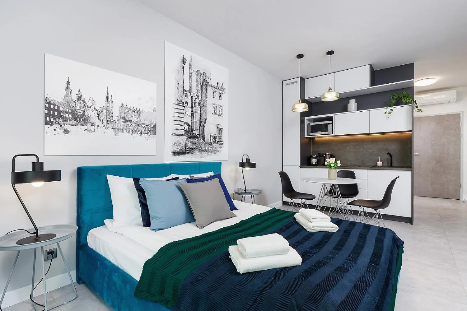 Old Town Apartment With Balcony - Rajska 3 Street Krakow